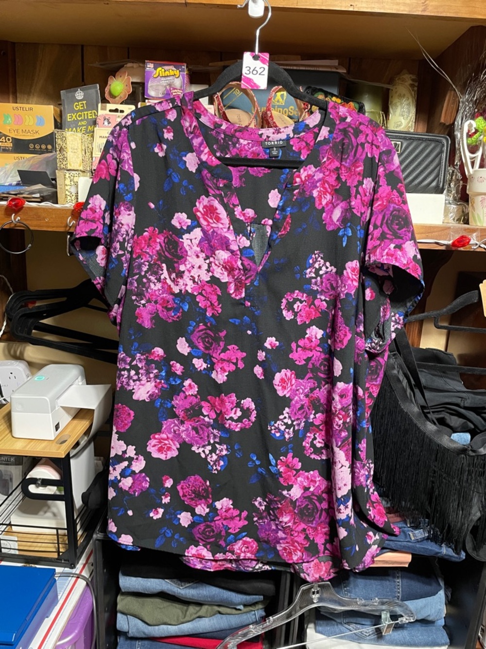 #362 size 3 Torrid Black Floral Split-Neck Tee – Pink & Purple Floral